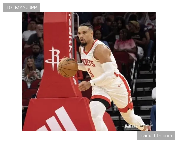 布鲁克斯率领火箭硬汉阵容强势出击，点燃赛场激情