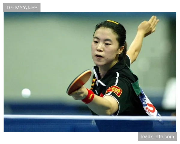 王楠比赛里秒变战神，场下却吃泡面追剧这反差谁顶得住